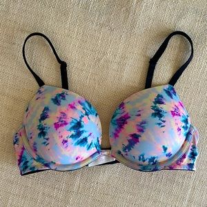 Victorias Secret Push-up Bra Size 32B